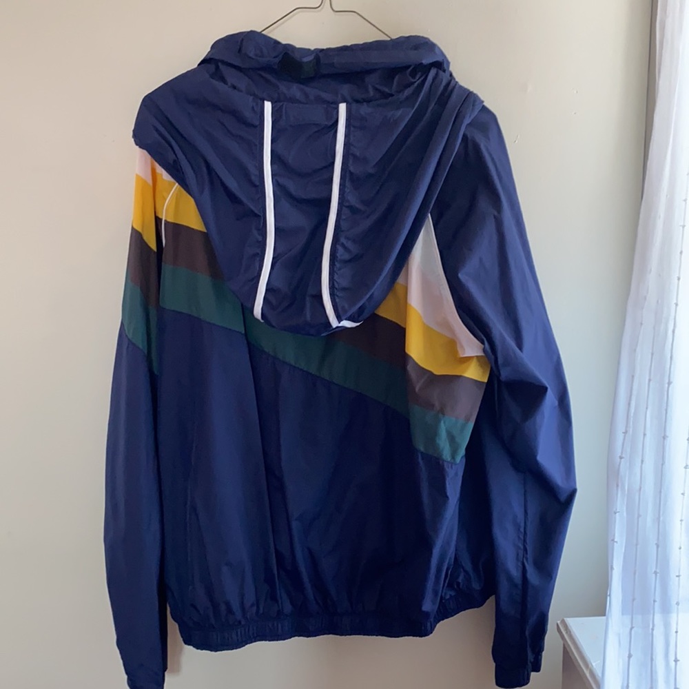 Retro hooded windbreaker